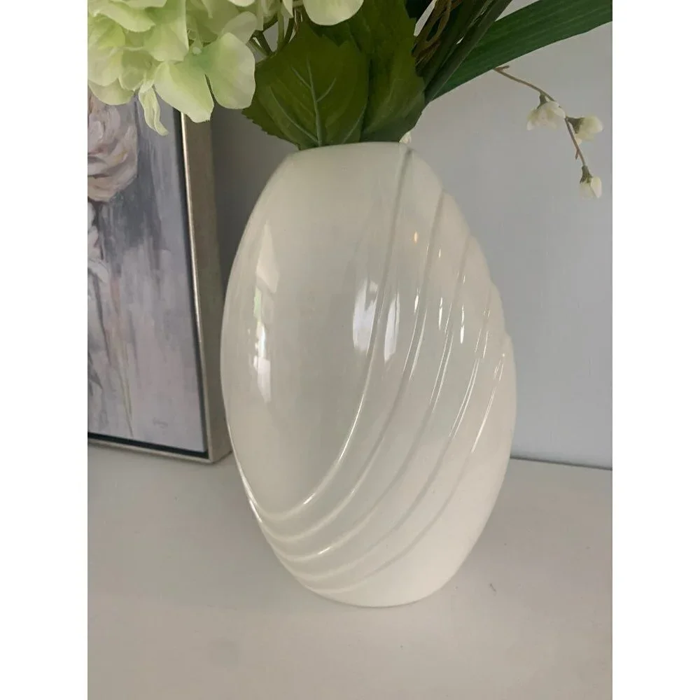 NCI Oval egg shape 1980s Off white Swelling Vase 12.5” MCM‎ vintage ceramic home